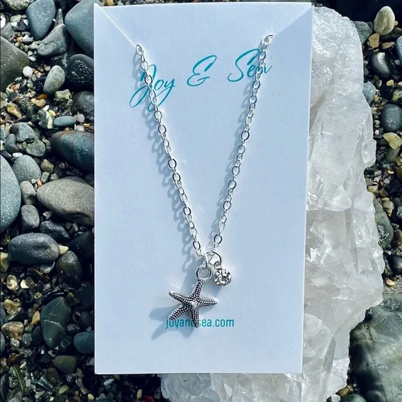 Starfish Rhinestone Necklace - Picture 2 of 5